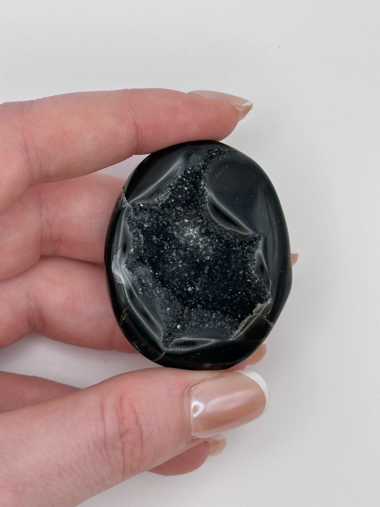 Black Onyx Druzy Palmstone - Q