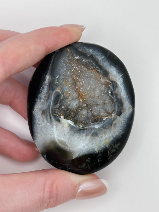 Black Onyx Druzy Palmstone - K