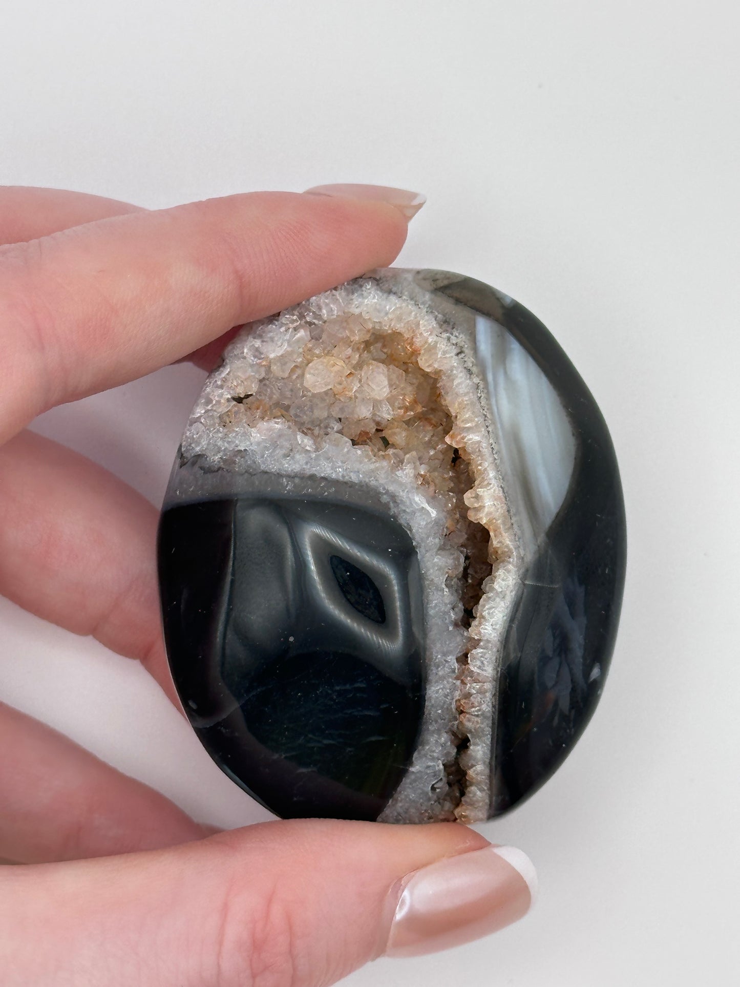 Black Onyx Druzy Palmstone - N