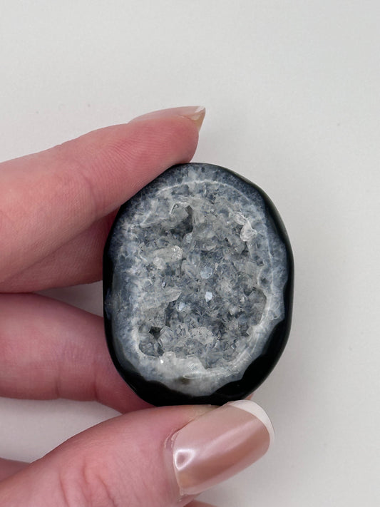 Black Onyx Druzy Palmstone - G